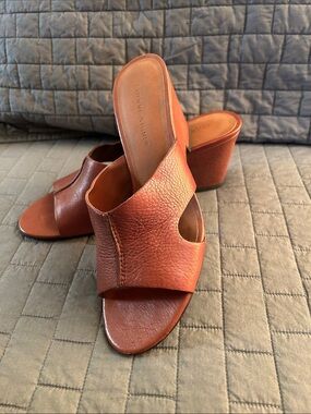 Etienne Aigner New Without Tags Brown Leather Open-Toe Slide Mules